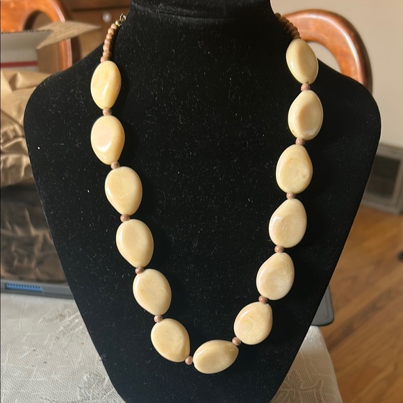 Source Unknown Jewelry - Elegant cream single strand stone beaded necklace